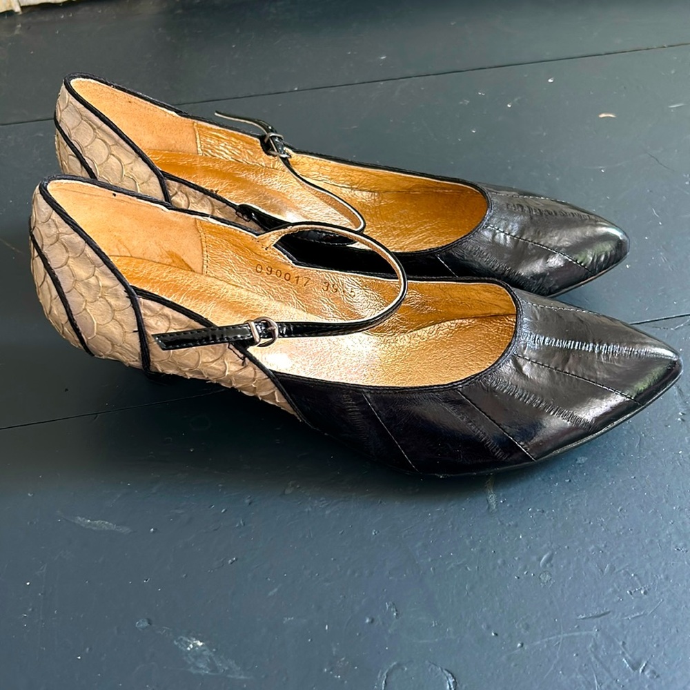 Anthropologie Kitten Heel Mary Janes Black & Gold 39.5